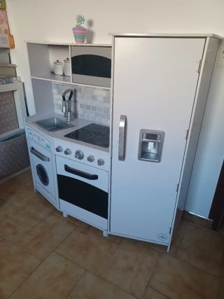Cocinita de juguete con accesorios