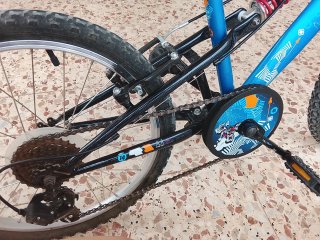 Bicicleta para niño  azul 20 pulgadas.