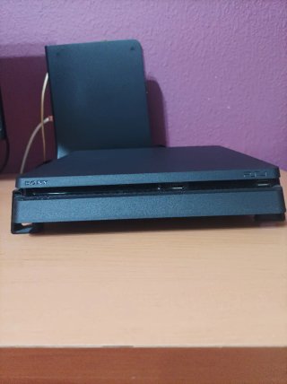 Play Station 4 + 2 Juegos ¡DE REGALO!