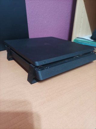 Play Station 4 + 2 Juegos ¡DE REGALO!