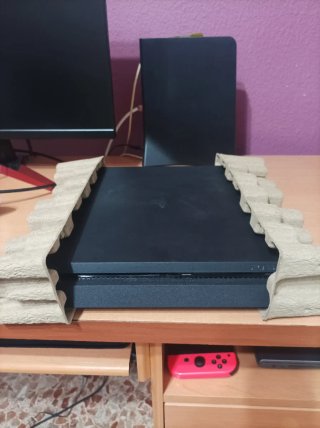 Play Station 4 + 2 Juegos ¡DE REGALO!