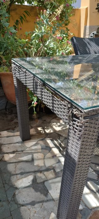 Mesa de jardín con 4 sillas