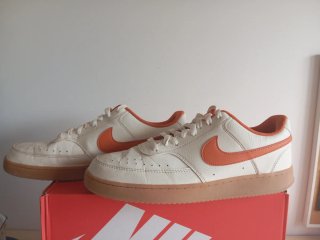 Zapatillas Nike Blancas y Naranja