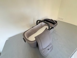 Cesta para carro de bebé gris Joolz AER