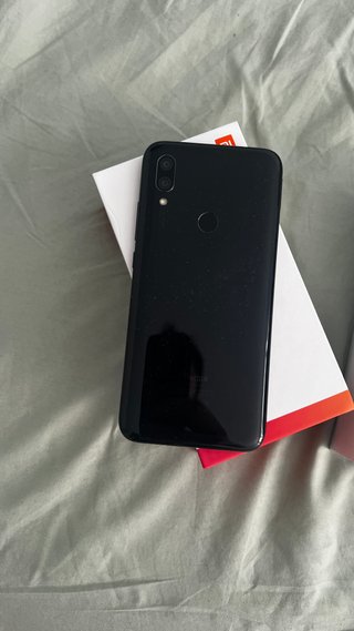 Xiaomi Redmi 7 Negro con Caja