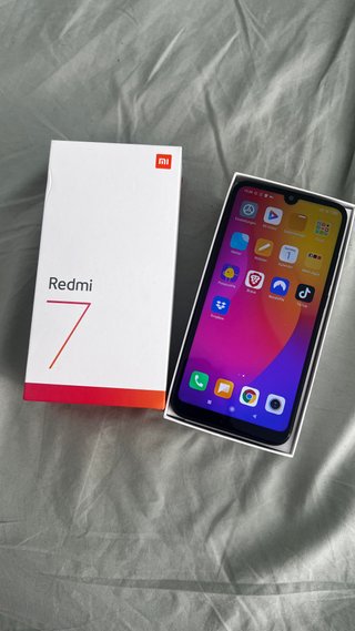 Xiaomi Redmi 7 Negro con Caja