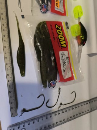 Lote 98 vinilos Zoom y Crankbaits Pesca