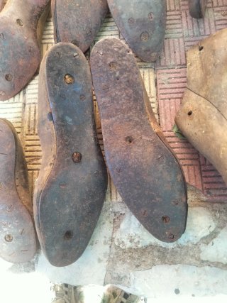Hormas de zapato antiguas de madera