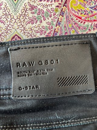 Pantalón encerado G-Star Raw mujer. Talla 30