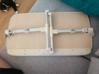 Mesa auxiliar para sofá beige y blanco