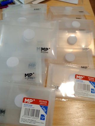 30 Carpeta con botón MP PC045