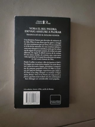 Vora El Riu Piedra Em Vaig Asseure A Plorar
