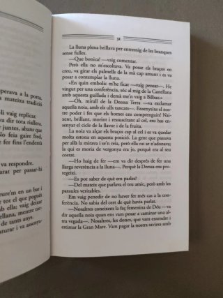 Vora El Riu Piedra Em Vaig Asseure A Plorar
