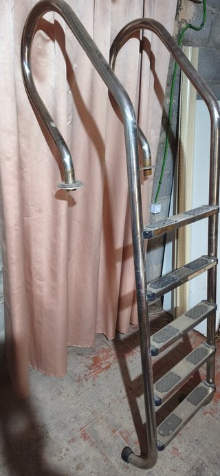 Escalera Piscina Metal