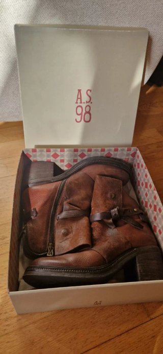 Botines camperos A.S. 98 piel marrones