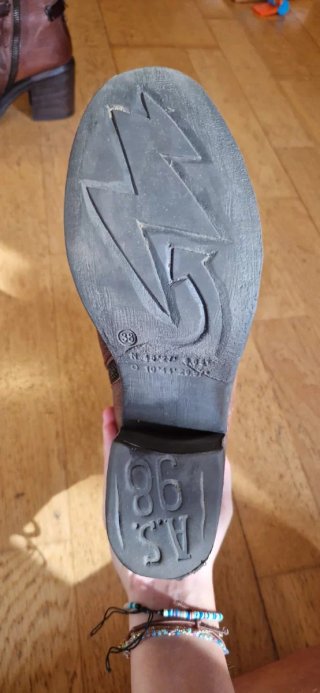 Botines camperos A.S. 98 piel marrones