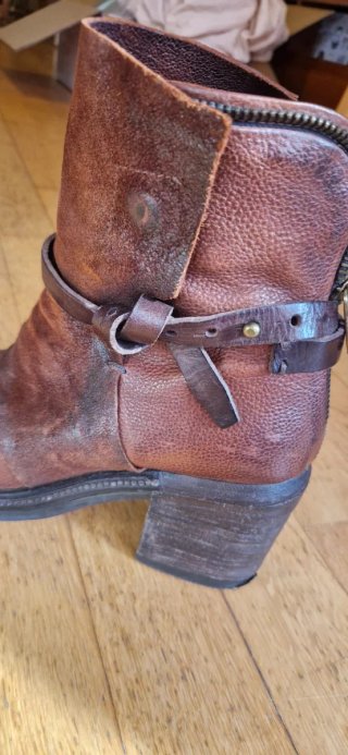 Botines camperos A.S. 98 piel marrones
