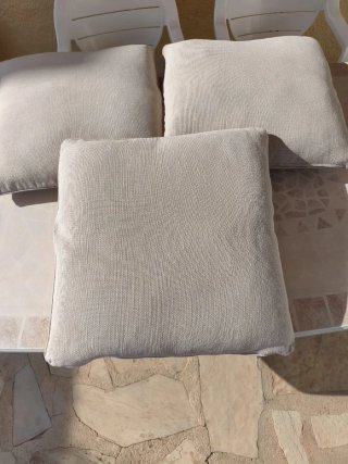 3 Cojines Grandes 60 por 60cm .Beige