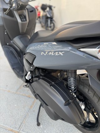 Yamaha Nmax Gris Scooter