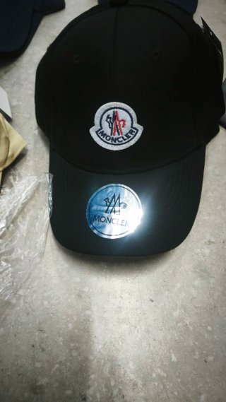 Lote Gorras Nike y The North Face 2x25€