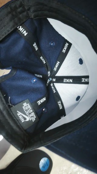 Lote Gorras Nike y The North Face 2x25€