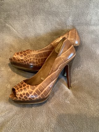 Zapatos Uterqüe Tacón Marrón Cocodrilo