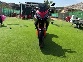 BMW F900XR Roja y Plateada