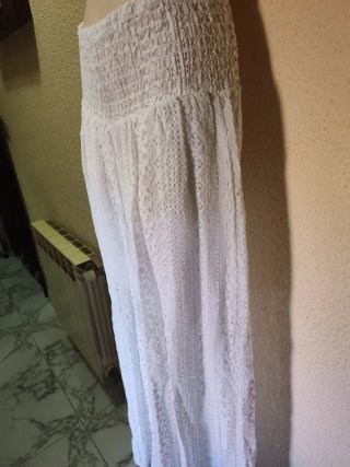 Pantalones blancos de encaje