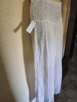 Pantalones blancos de encaje