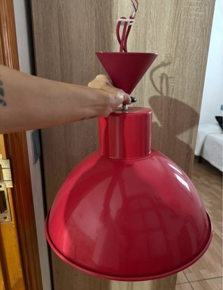 Lámpara colgante roja estilo industrial
