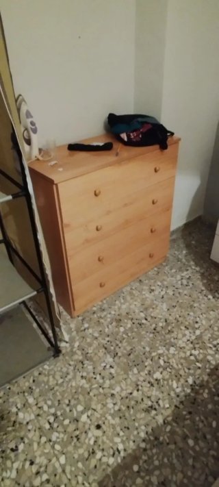Cajonera de madera con 4 cajones