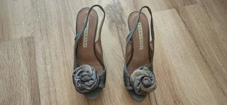 Zapatos Pura López grises y plateados
