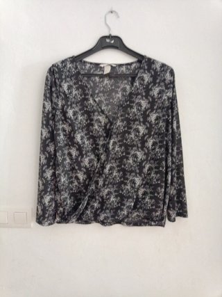 Blusa H&M floral manga larga