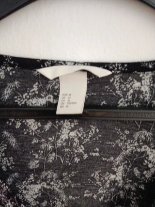 Blusa H&M floral manga larga