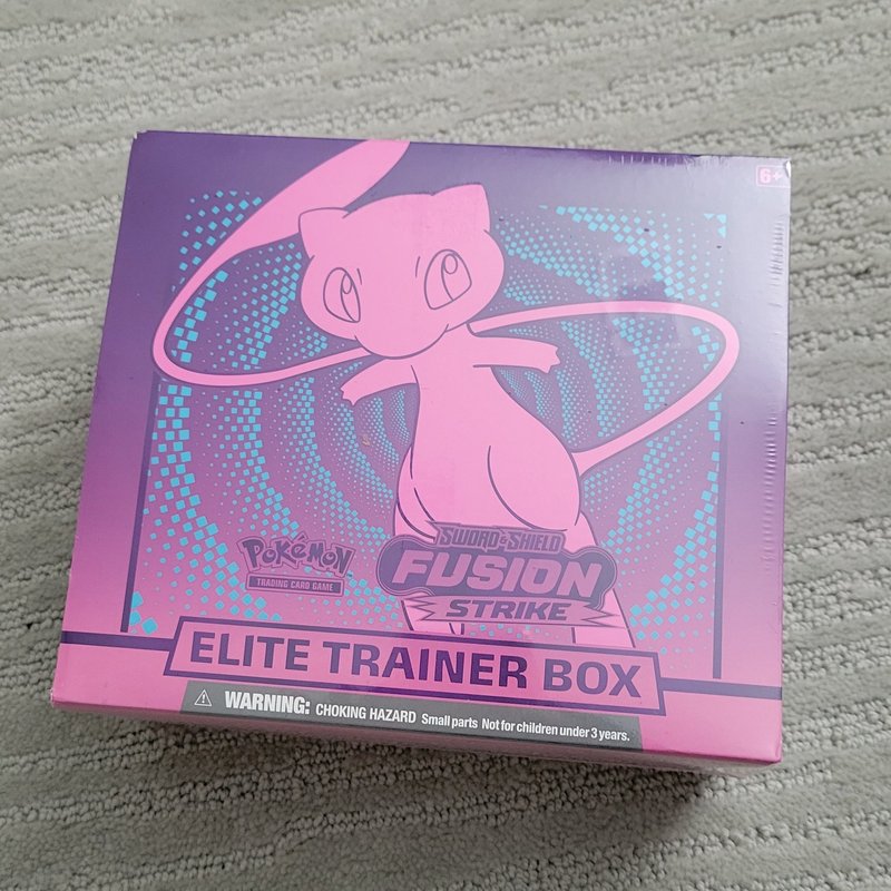 Fusion Strike ETB