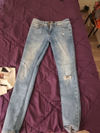 Pantalones vaqueros Pull&Bear negros rotos