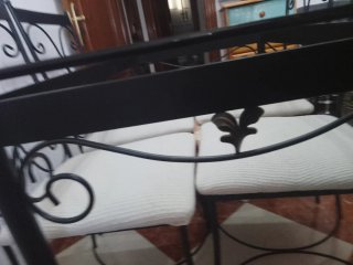 Mesa grande de hierro  forjado y cristal+4 sillas