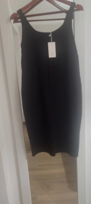 Vestido negro sin mangas a estrenar
