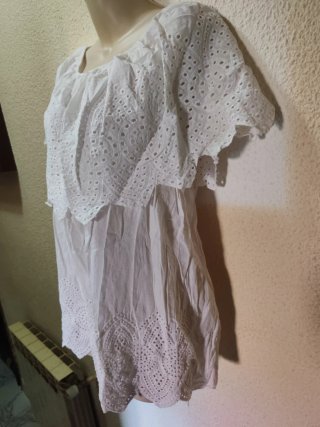 Blusa blanca bordada