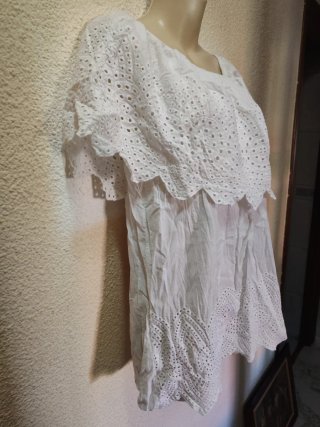 Blusa blanca bordada