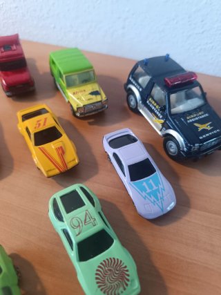 Lote 25 coches de juguete variados