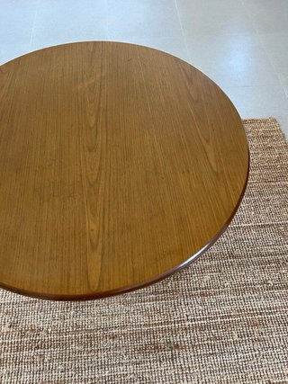 Mesa redonda de madera vintage