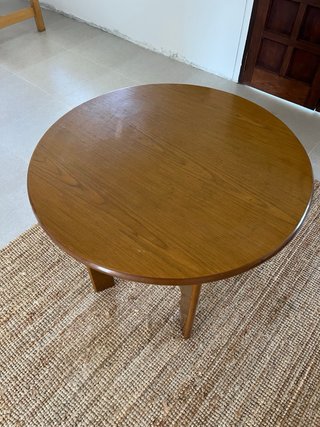 Mesa redonda de madera vintage