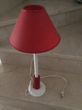 Lamparita de mesa juvenil roja y blanca