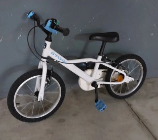 Bicicleta infantil blanca