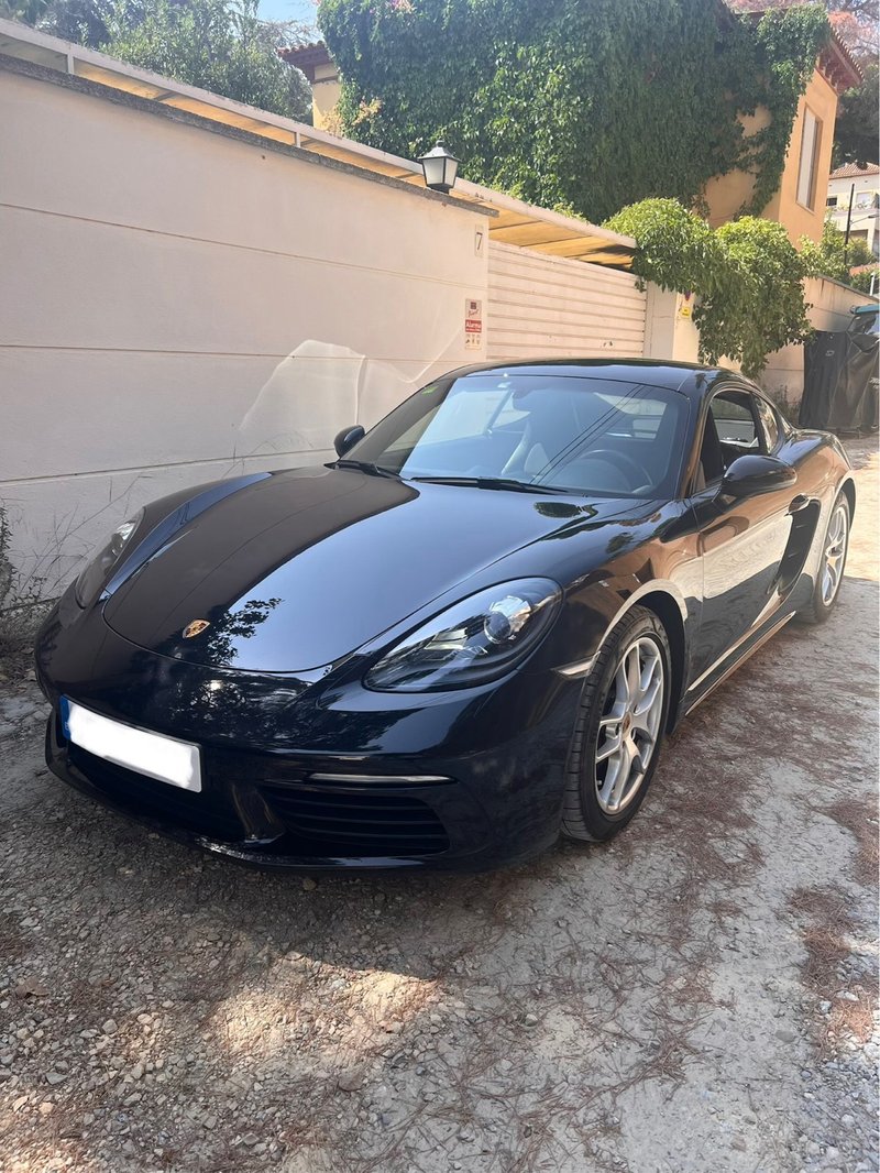 Porsche 718 Cayman 2022 - foto 1