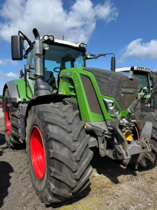 Tractor Fendt 828 Vario S4
