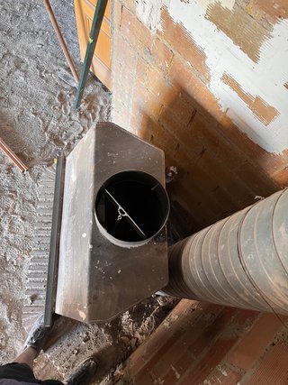 Chimenea de leña metálica y cristal
