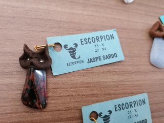 Colgantes Zodiacales con Piedras Naturales