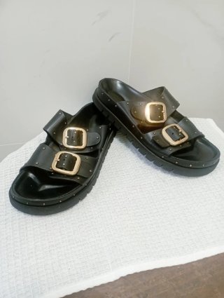 Sandalias de piel con hebillas T36